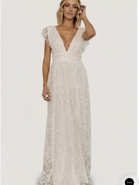 Ivory Lace V-Neck Maxi Dress